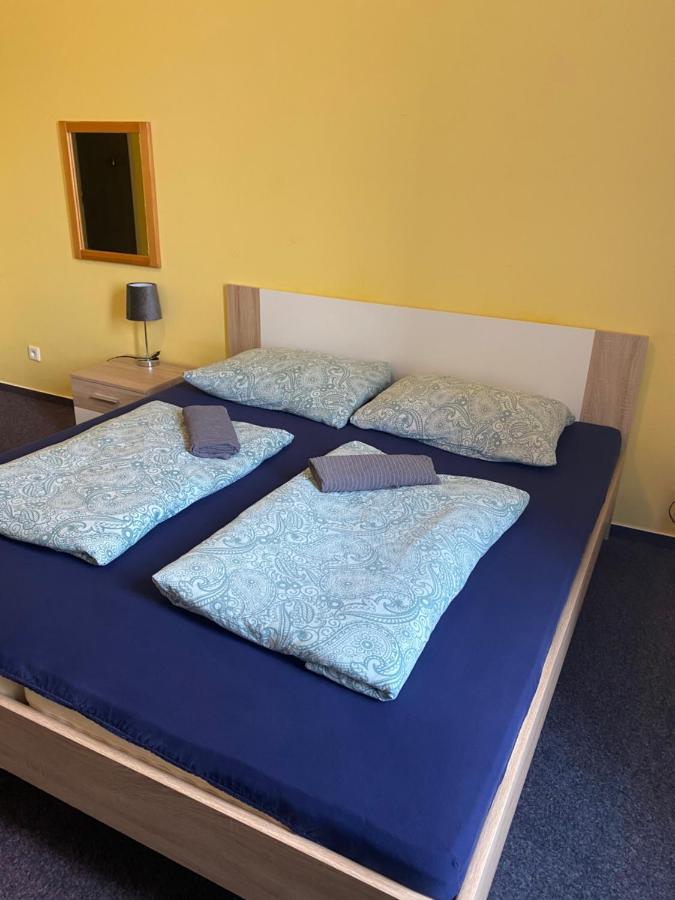 Penzion Lara Ceske Budejovice Bagian luar foto