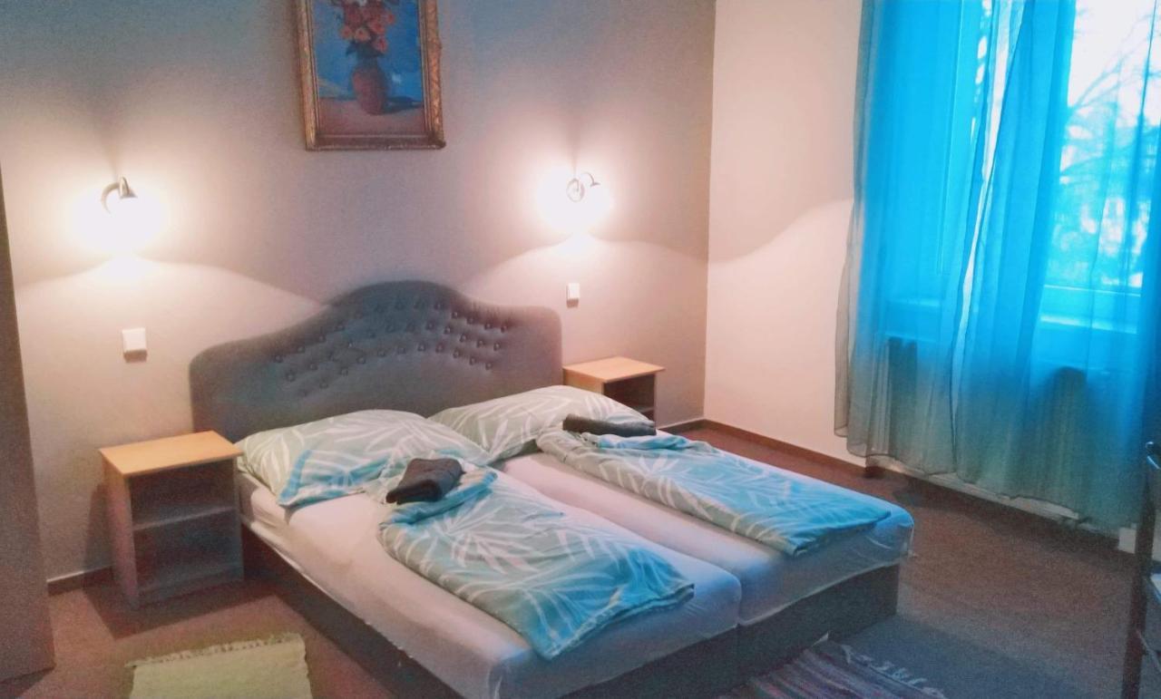 Penzion Lara Ceske Budejovice Bagian luar foto