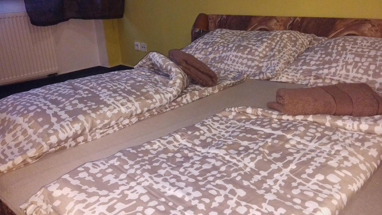 Penzion Lara Ceske Budejovice Bagian luar foto