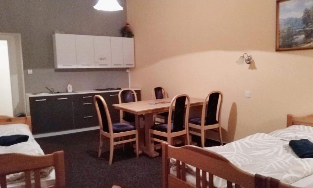 Penzion Lara Ceske Budejovice Bagian luar foto
