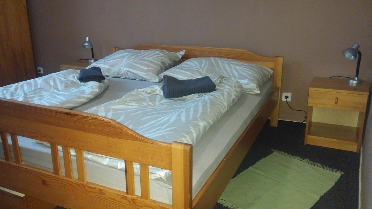 Penzion Lara Ceske Budejovice Bagian luar foto